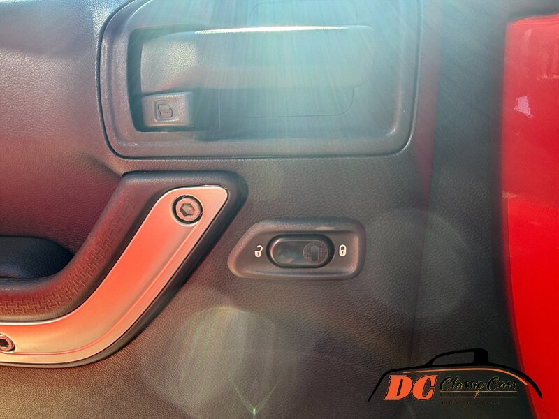 2015 Jeep Wrangler Unlimited Rubicon   - Photo 41 - Mooresville, NC 28115