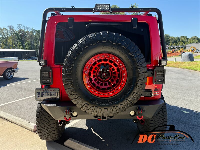 2015 Jeep Wrangler Unlimited Rubicon   - Photo 11 - Mooresville, NC 28115