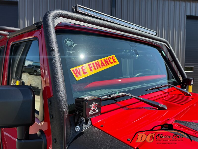 2015 Jeep Wrangler Unlimited Rubicon   - Photo 26 - Mooresville, NC 28115