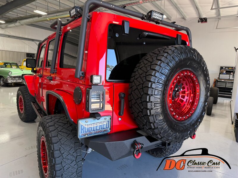 2015 Jeep Wrangler Unlimited Rubicon   - Photo 6 - Mooresville, NC 28115