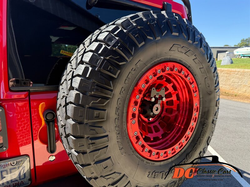 2015 Jeep Wrangler Unlimited Rubicon   - Photo 22 - Mooresville, NC 28115
