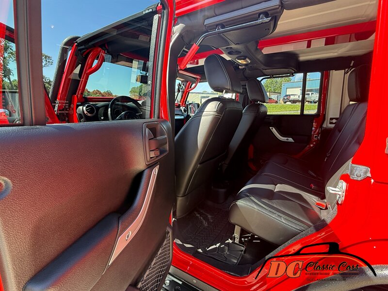 2015 Jeep Wrangler Unlimited Rubicon   - Photo 45 - Mooresville, NC 28115