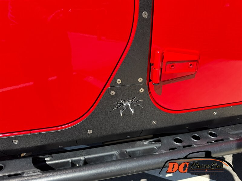 2015 Jeep Wrangler Unlimited Rubicon   - Photo 18 - Mooresville, NC 28115