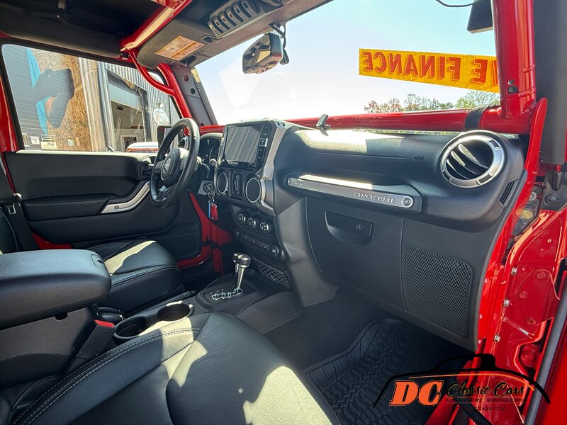 2015 Jeep Wrangler Unlimited Rubicon   - Photo 56 - Mooresville, NC 28115