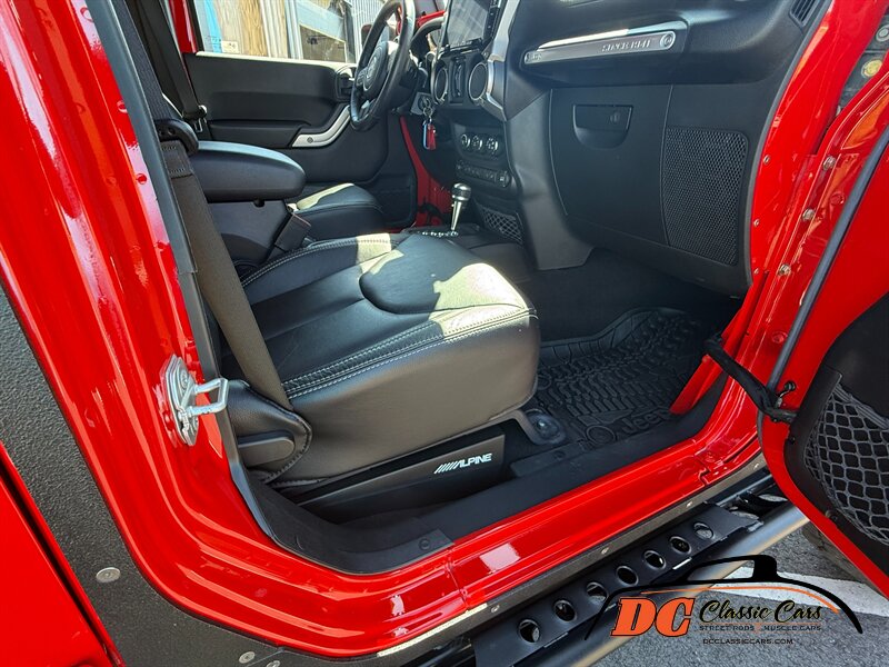 2015 Jeep Wrangler Unlimited Rubicon   - Photo 55 - Mooresville, NC 28115