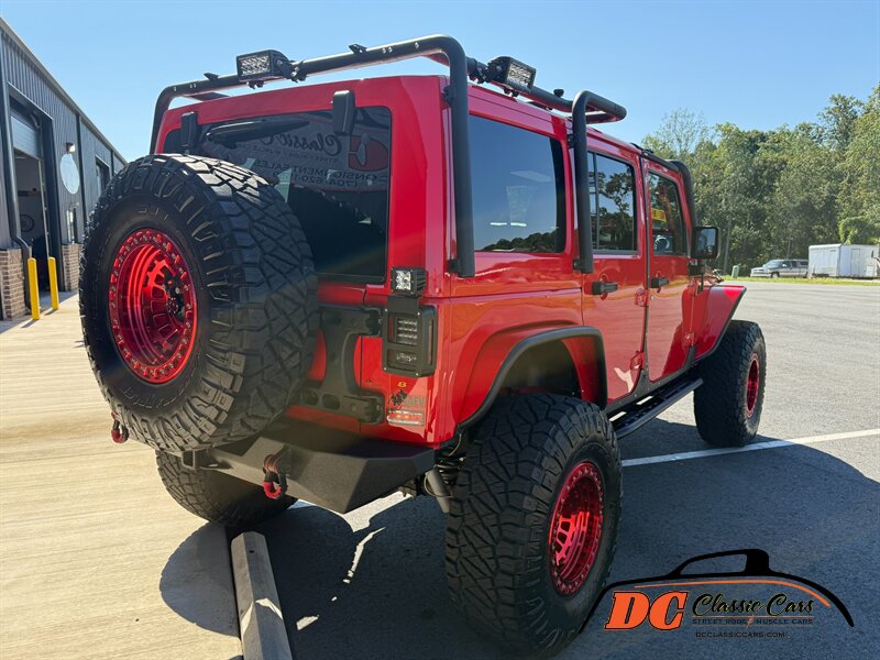 2015 Jeep Wrangler Unlimited Rubicon   - Photo 12 - Mooresville, NC 28115