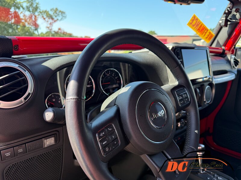 2015 Jeep Wrangler Unlimited Rubicon   - Photo 33 - Mooresville, NC 28115