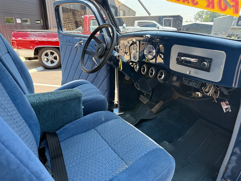 1936 Ford Sedan  