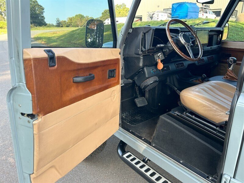 1990 Land Rover Defender 110  
