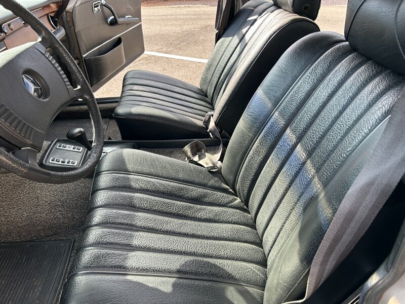 1971 Mercedes-Benz 280S Sedan  