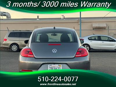 2013 Volkswagen Beetle-Classic 2.5L PZEV 2dr Coupe 6A   - Photo 11 - Hayward, CA 94544