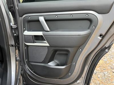 2021 Land Rover Defender 110 X-Dynamic HSE - Photo 13 - Bend, OR 97702
