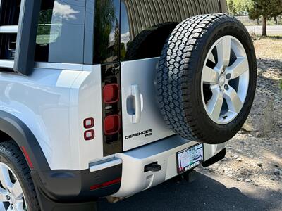 2023 Land Rover Defender 90 SE   - Photo 7 - Bend, OR 97702