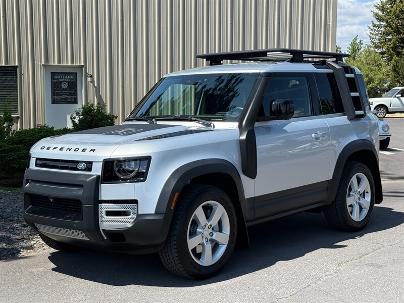 2023 Land Rover Defender 90 SE  