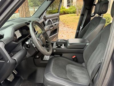 2023 Land Rover Defender 110 Carpathian Edition   - Photo 18 - Bend, OR 97702