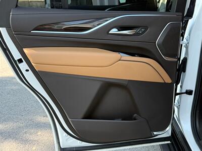 2021 Cadillac Escalade Premium Luxury   - Photo 11 - Bend, OR 97702