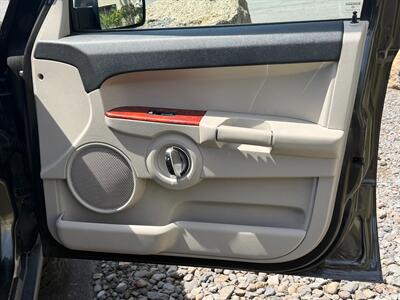 2006 Jeep Commander Limited   - Photo 11 - Bend, OR 97702