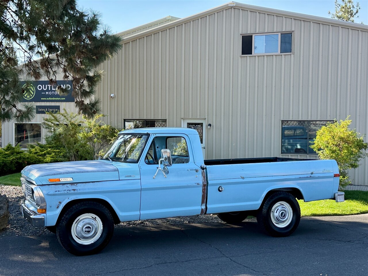 1972 Ford F-250 Camper Special   - Photo 1 - Bend, OR 97702