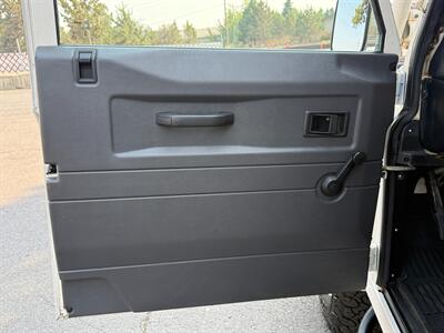 1993 Land Rover Defender 110 NAS #378/500 - Photo 19 - Bend, OR 97702
