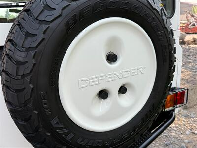 1993 Land Rover Defender 110 NAS #378/500 - Photo 18 - Bend, OR 97702