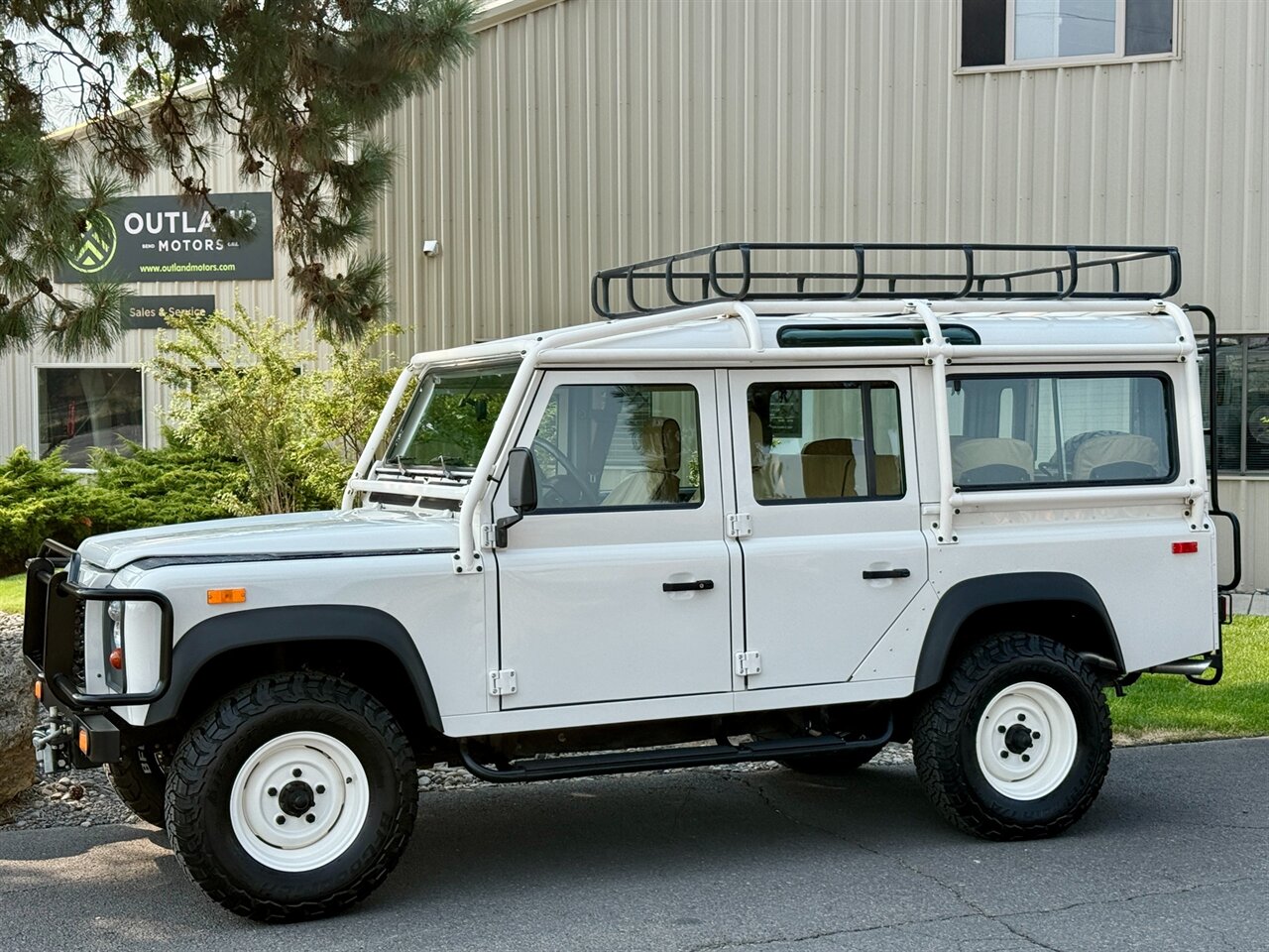 1993 Land Rover Defender 110 NAS #378/500   - Photo 1 - Bend, OR 97702