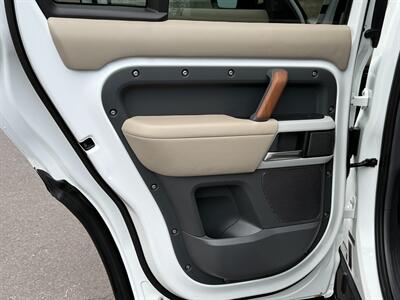2020 Land Rover Defender 110 SE   - Photo 10 - Bend, OR 97702
