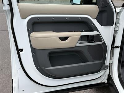 2020 Land Rover Defender 110 SE   - Photo 9 - Bend, OR 97702