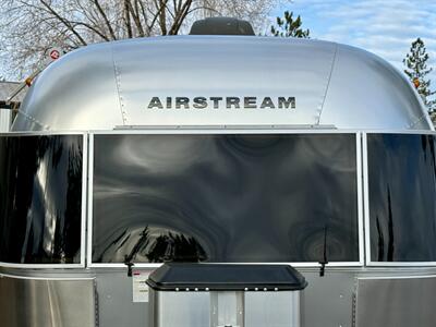 2018 Airstream Classic 33FBQ - Photo 4 - Bend, OR 97702