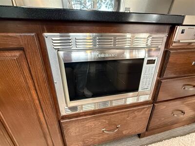 2018 Airstream Classic 33FBQ - Photo 83 - Bend, OR 97702