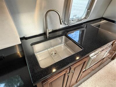 2018 Airstream Classic 33FBQ - Photo 35 - Bend, OR 97702