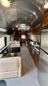 2018 Airstream Classic 33FBQ - Photo 8 - Bend, OR 97702