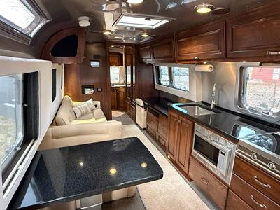 2018 Airstream Classic 33FBQ - Photo 22 - Bend, OR 97702