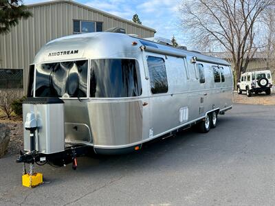 2018 Airstream Classic 33FBQ - Photo 2 - Bend, OR 97702