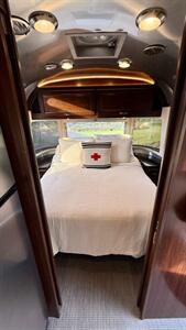 2018 Airstream Classic 33FBQ - Photo 7 - Bend, OR 97702