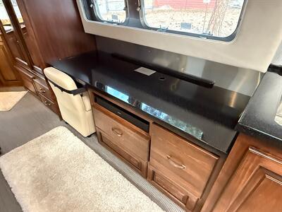 2018 Airstream Classic 33FBQ - Photo 34 - Bend, OR 97702