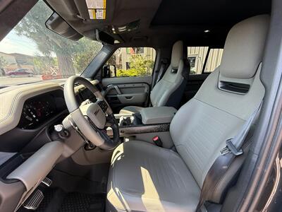 2025 Land Rover Defender 110 P635 OCTA Edition ONE - Photo 14 - Bend, OR 97702