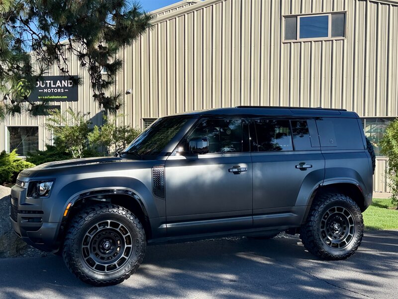 2025 Land Rover Defender 110 P635 OCTA Edition ONE  