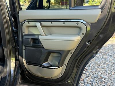 2025 Land Rover Defender 110 P635 OCTA Edition ONE - Photo 17 - Bend, OR 97702