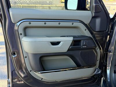 2025 Land Rover Defender 110 P635 OCTA Edition ONE - Photo 14 - Bend, OR 97702