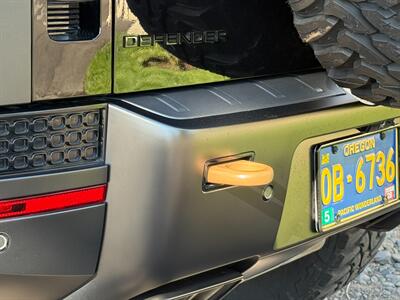 2025 Land Rover Defender 110 P635 OCTA Edition ONE - Photo 10 - Bend, OR 97702