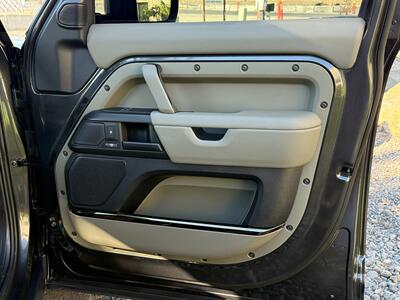2025 Land Rover Defender 110 P635 OCTA Edition ONE - Photo 16 - Bend, OR 97702