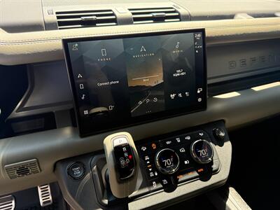 2025 Land Rover Defender 110 P635 OCTA Edition ONE - Photo 18 - Bend, OR 97702