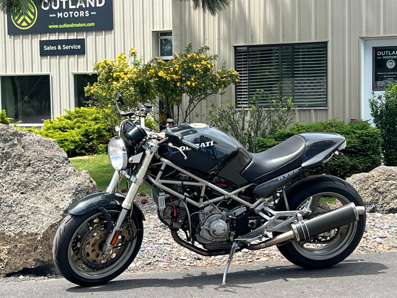 1995 Ducati Monster M900   - Photo 1 - Bend, OR 97702