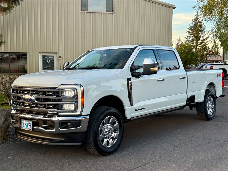 2023 Ford F-350 Super Duty Lariat  