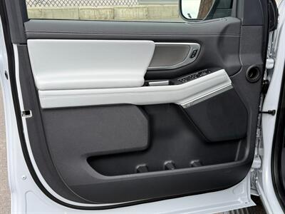 2025 Ford Expedition Platinum   - Photo 11 - Bend, OR 97702