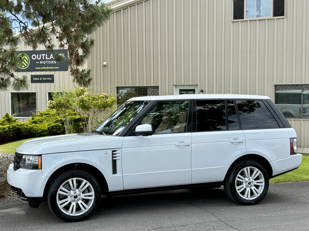 2012 Land Rover Range Rover HSE LUX - Photo 1 - Bend, OR 97702