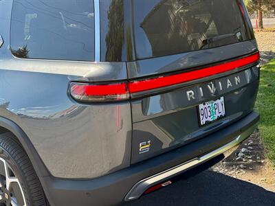 2023 Rivian R1S Adventure - Photo 8 - Bend, OR 97702