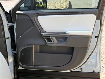 2024 Rivian R1S Adventure - Photo 12 - Bend, OR 97702