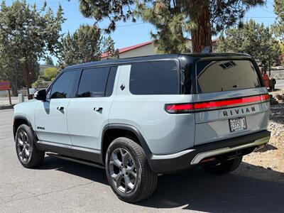 2024 Rivian R1S Adventure - Photo 4 - Bend, OR 97702