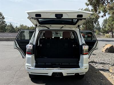 2017 Toyota 4Runner SR5 - Photo 14 - Bend, OR 97702